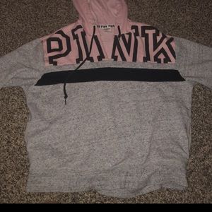 Pink cropped hoddie v neck